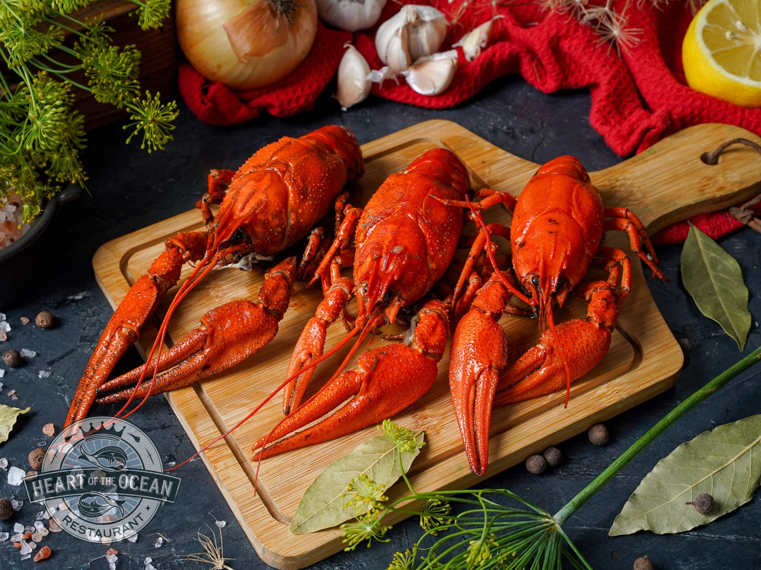 Вареные раки среднекрупные